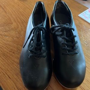 Boys size 1 tap shoes.